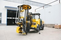Jumbo de forage hydraulique avec changeur automatique de tiges, HT71