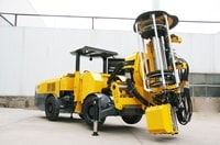 Jumbo de forage hydraulique avec changeur automatique de tiges, HT71
